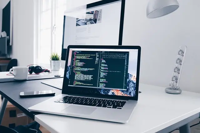 Comment Développer un Code Simplifié et Accessible